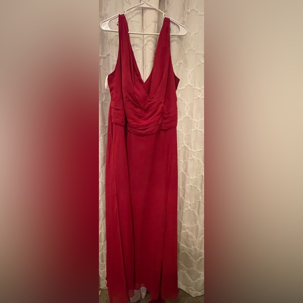 David’s Bridal Apple color Bridesmaid Dress (size 22)